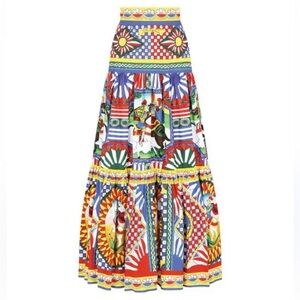 Beautiful skirt.  Sz XL
